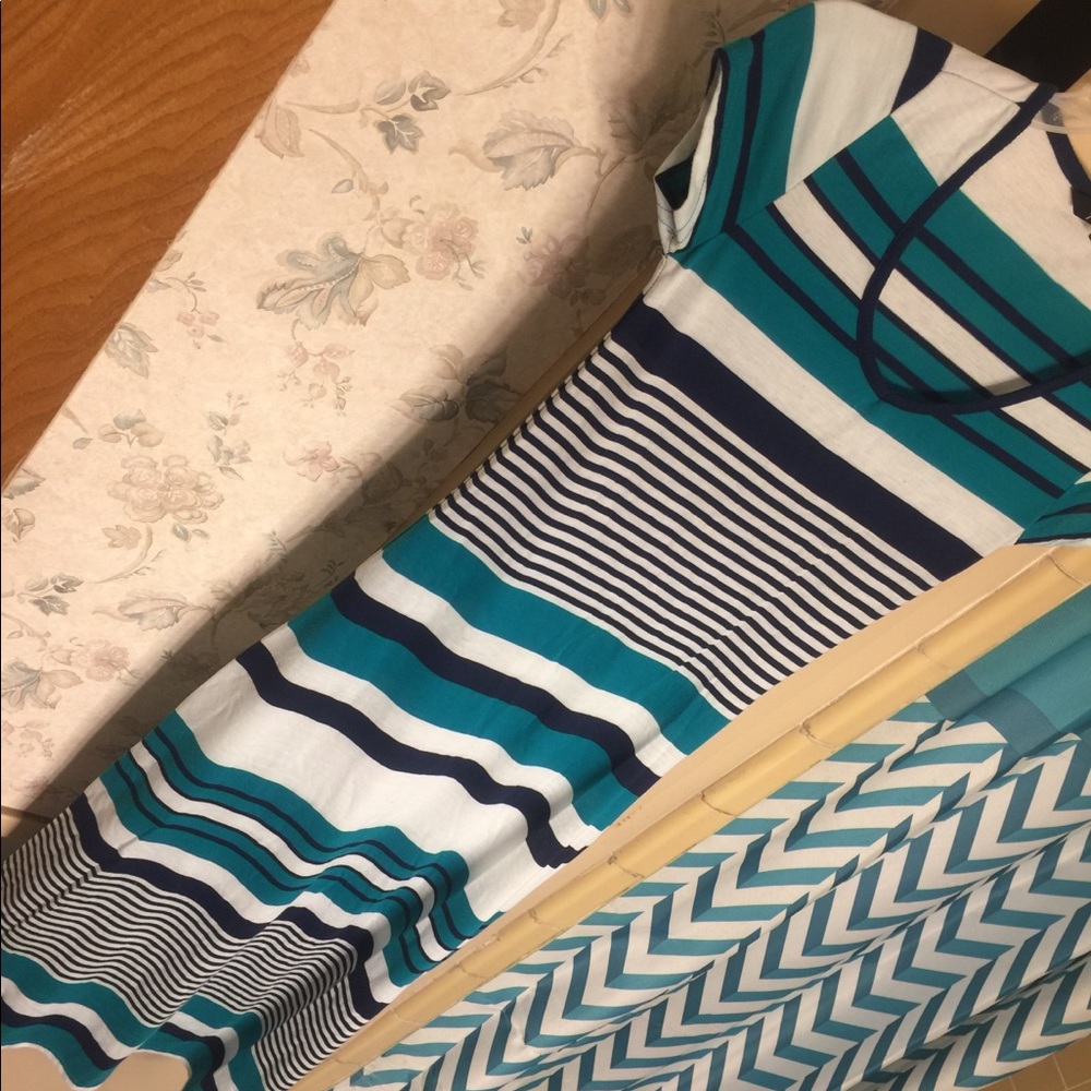 Short sleeve dress